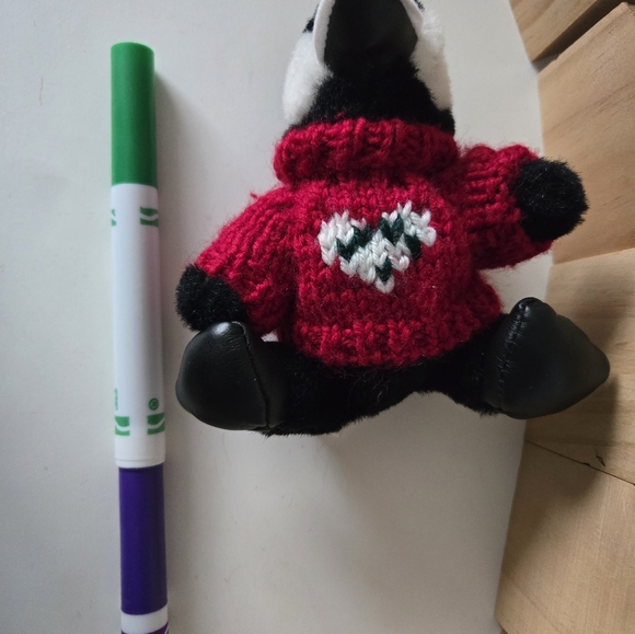 Vintage Penguin Hugfun Int. 2000 Winter Red Sweater 4" Plush Stuffed Animal Toy - Picture 6 of 12